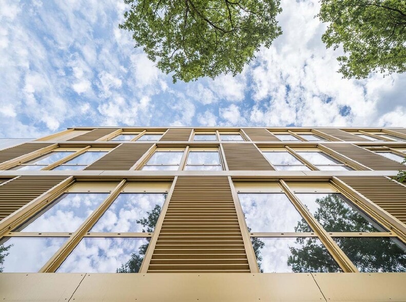 15 Bis Rue Christian Pauc, Nantes to rent - Building Photo - Image 3 of 14