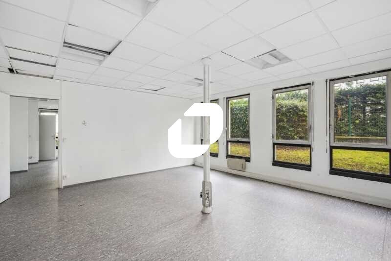 Office in Courbevoie to rent - Interior Photo - Image 3 of 10