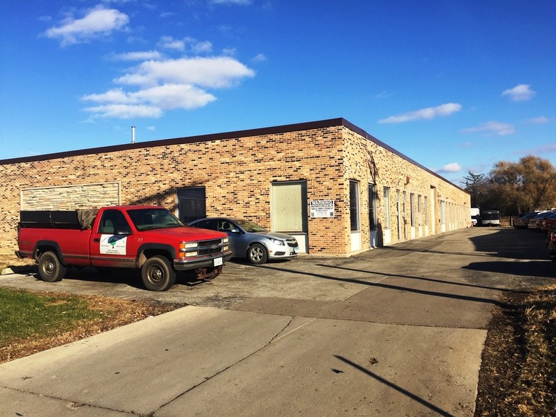 245-255 N Eric Dr, Palatine, IL for sale - Primary Photo - Image 1 of 1