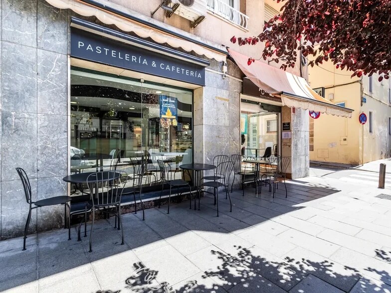 Retail in Cornellà de Llobregat, Barcelona to rent - Building Photo - Image 2 of 5