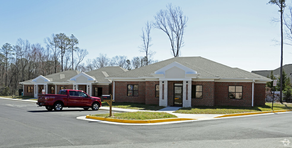 12200-12204 Iron Bridge Rd, Chester, VA for sale - Primary Photo - Image 1 of 1