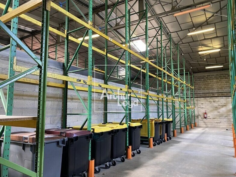 Industrial in Morangis to rent - Interior Photo - Image 2 of 5