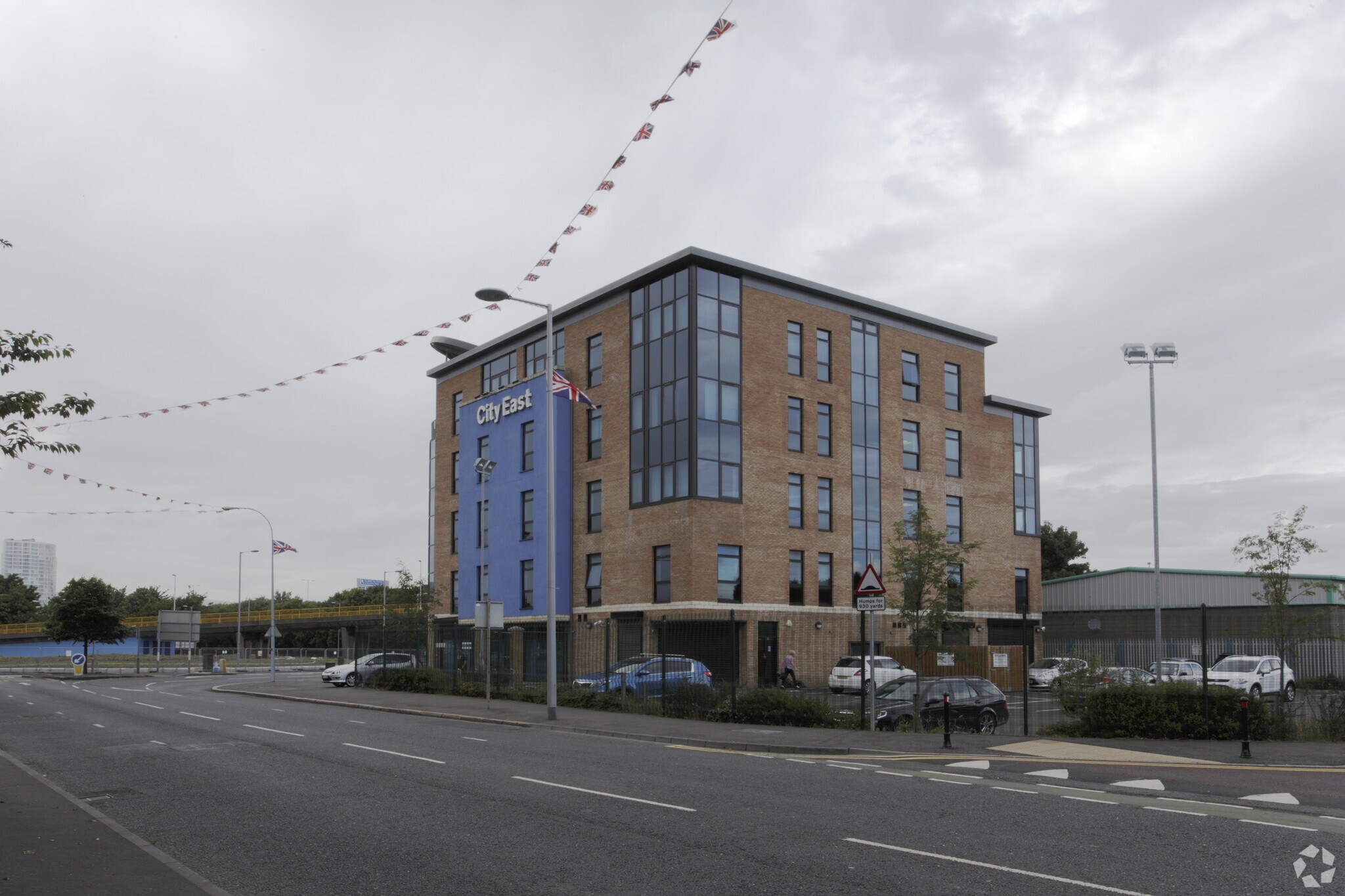 68-72 Newtownards Rd, Belfast for sale Primary Photo- Image 1 of 1