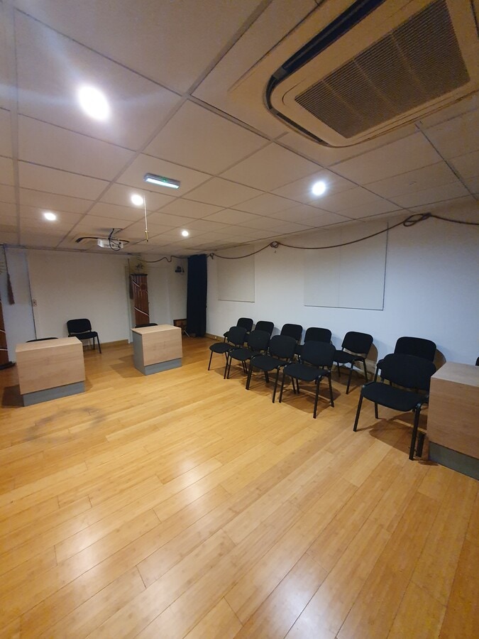 Montreuil, SSD 93100 - - - Interior Photo - Image 2 of 4