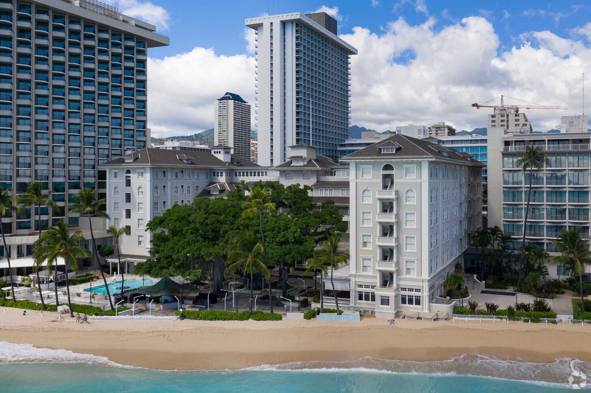 2365 Kalakaua Ave, Honolulu, HI for sale Primary Photo- Image 1 of 1