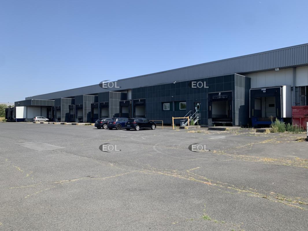Industrial in SAINT-OUEN-L'AUMONE to rent Building Photo- Image 1 of 17