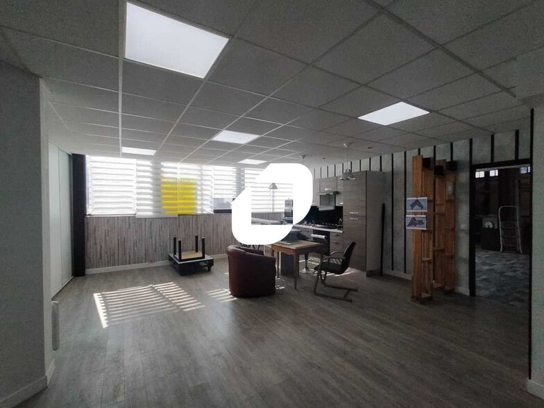 Office in Montreuil for sale - Building Photo - Image 3 of 10