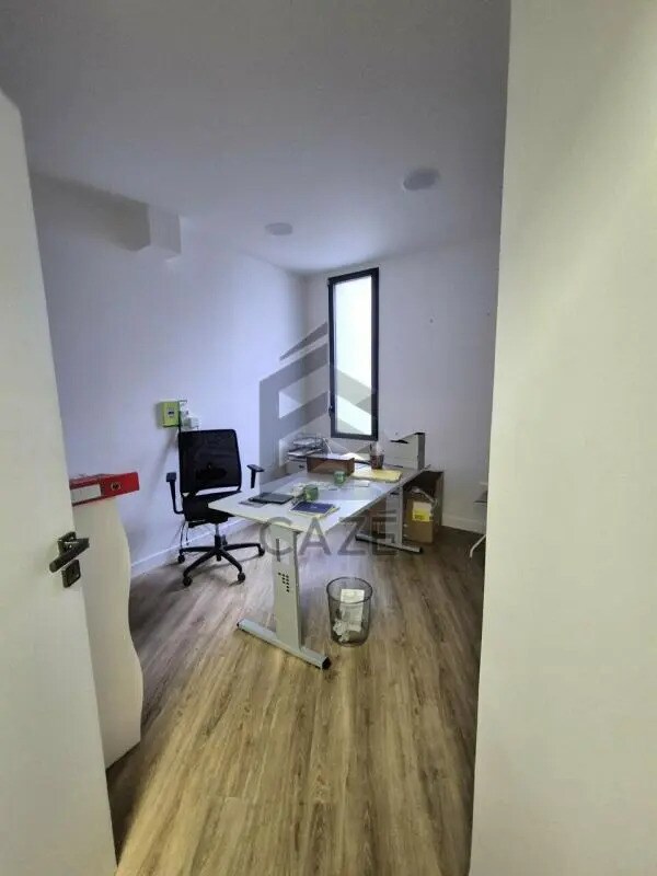 Office in Talence to rent Interior Photo- Image 1 of 7