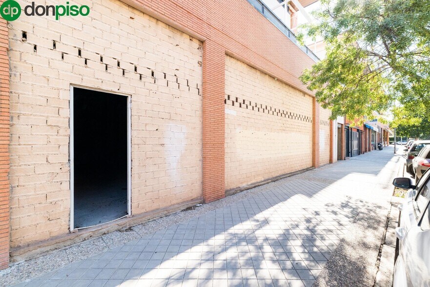 Calle Torre de las Cabezas, 12, Granada, Granada for sale - Building Photo - Image 2 of 17