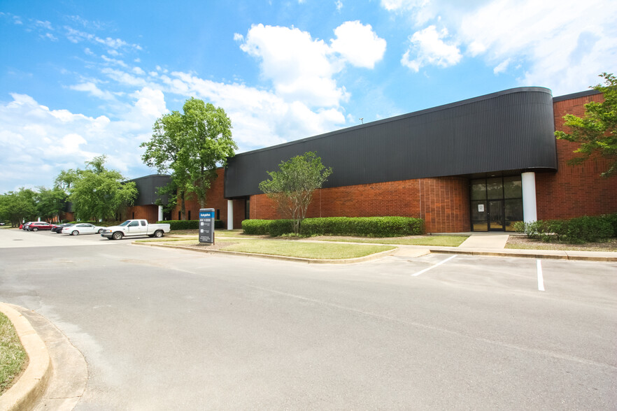 4650 Shelby Air Park Dr, Memphis, TN for rent - Building Photo - Image 1 of 5