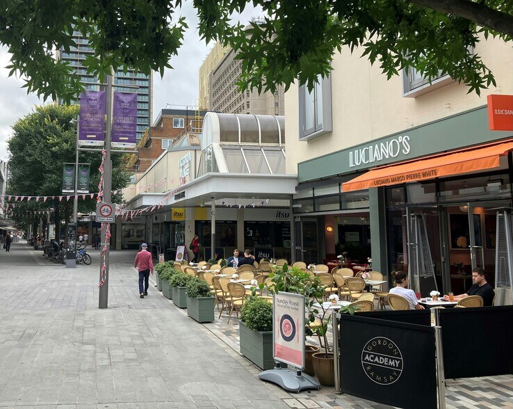 Town Sq, Woking for sale - Building Photo - Image 1 of 1
