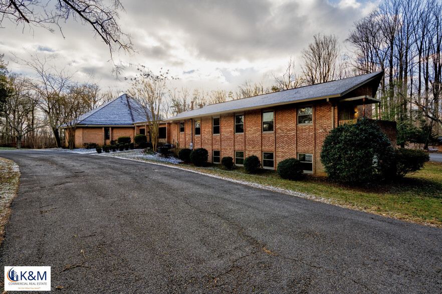 5610 Inverchapel Rd, Springfield, VA for sale - Primary Photo - Image 1 of 20