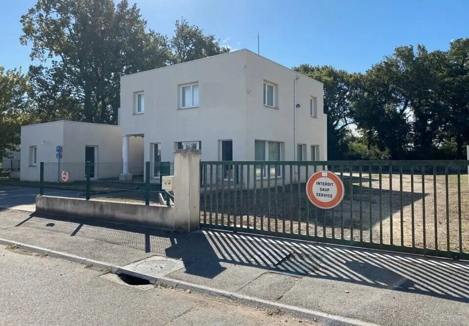 Light Industrial in Avignon to rent Building Photo- Image 1 of 11