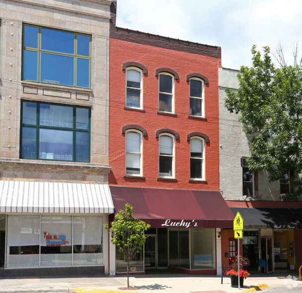 16 W Stephenson St, Freeport, IL for sale - Primary Photo - Image 1 of 1