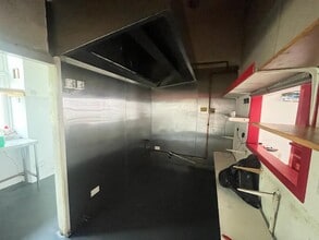 176 Quarry St, Hamilton to rent Interior Photo- Image 2 of 3