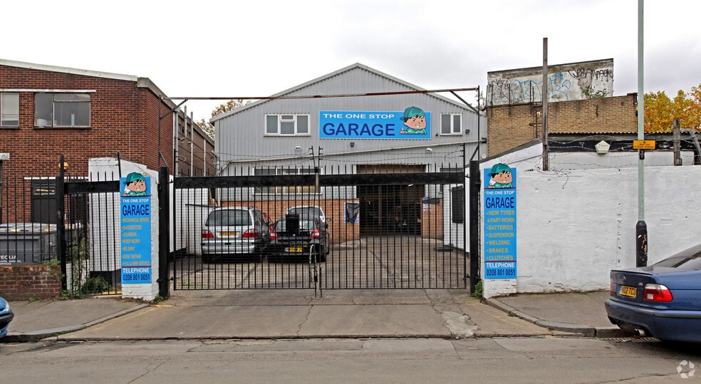 7 Constable Cres, London for sale - Primary Photo - Image 1 of 1