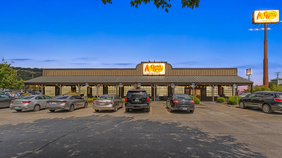 800 Happy Valley St, Cave City, KY for sale - Primary Photo - Image 1 of 1