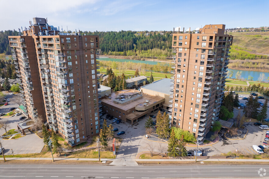 110 Point Mckay Cres NW, Calgary, AB for sale - Aerial - Image 3 of 5