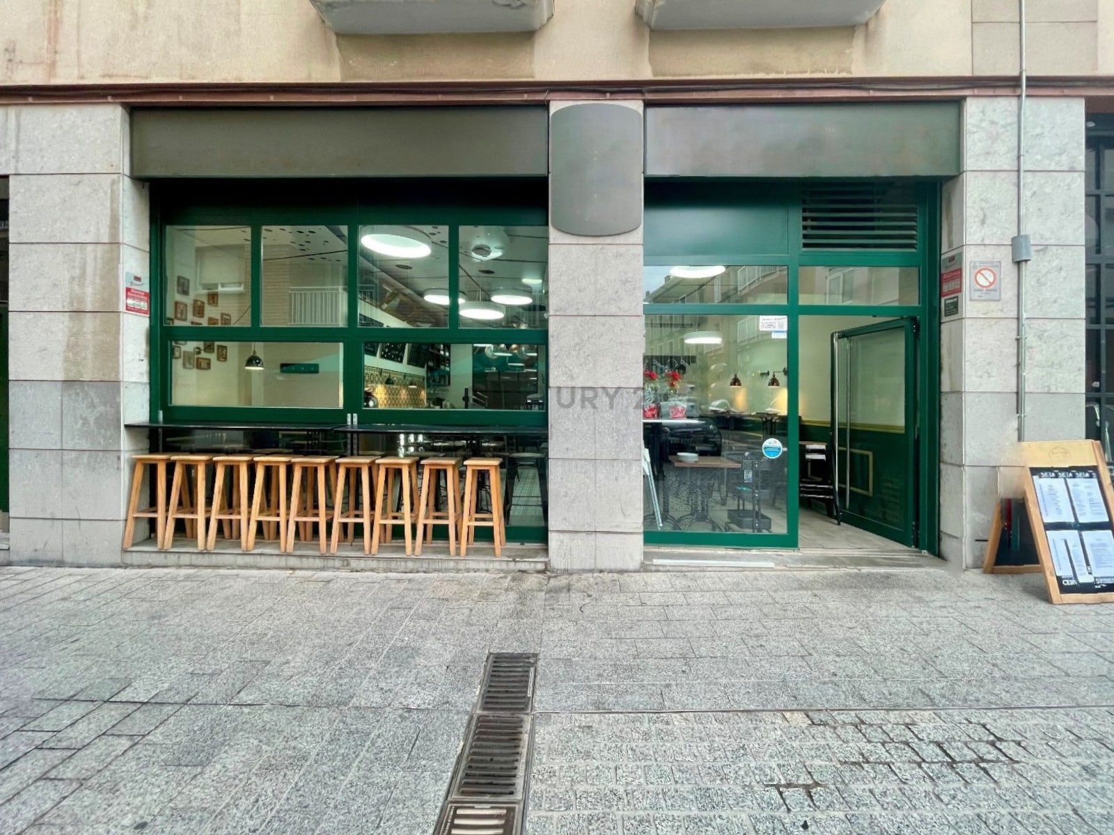 Retail in Sant Boi de Llobregat, Barcelona to rent Interior Photo- Image 1 of 21