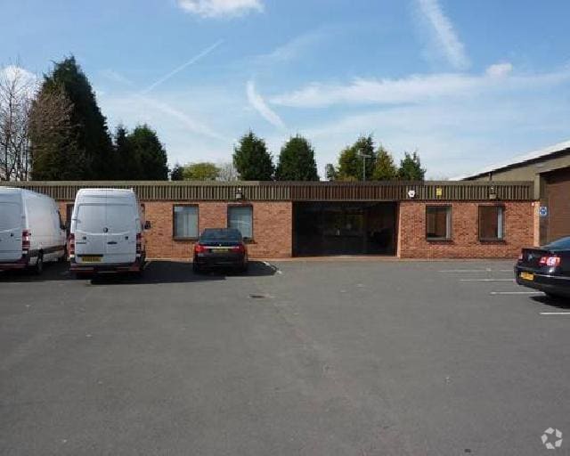 Windsor Rd, Redditch to rent - Building Photo - Image 2 of 6