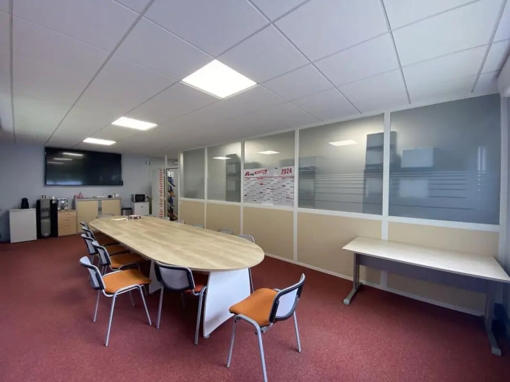 Location Bureaux 90 m² - Photo 1