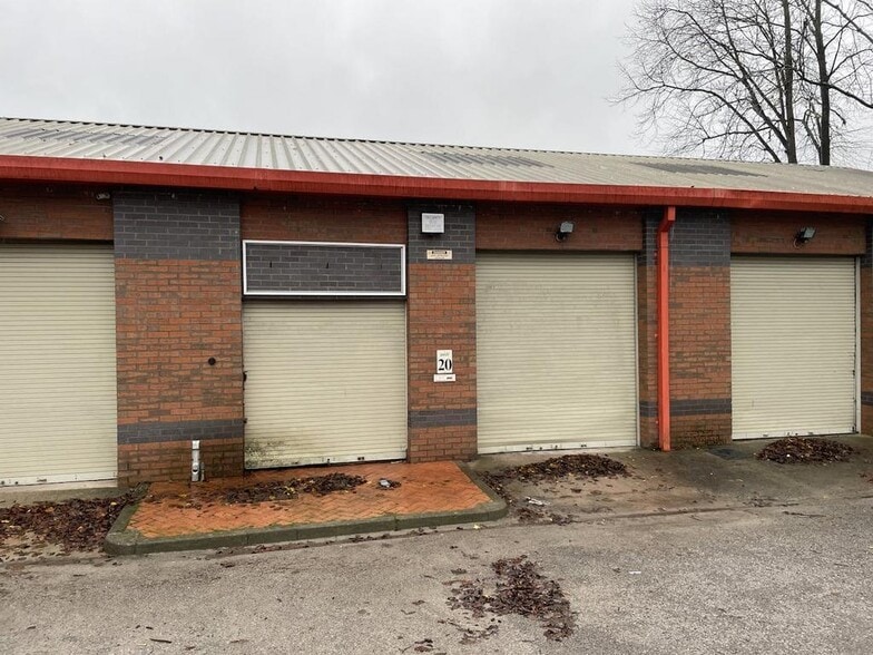 8-9 Station St, Leek to rent - Building Photo - Image 2 of 7