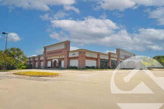 2800 S Rochester Rd, Rochester Hills, MI for rent Building Photo- Image 1 of 8