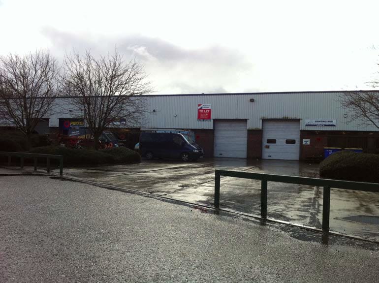 Westmead Dr, Swindon to rent - Building Photo - Image 2 of 2