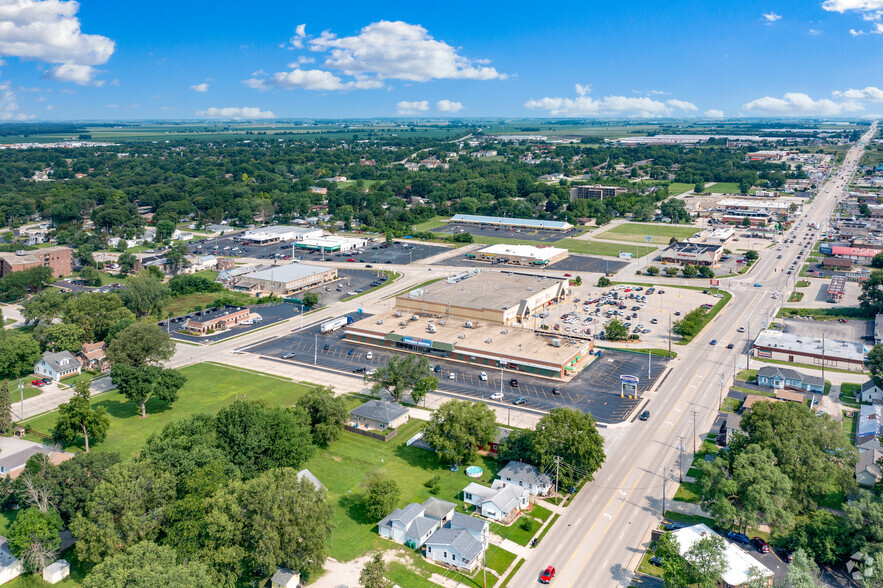 110-180 E Waverly St, Morris, IL for rent - Aerial - Image 2 of 5