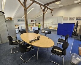Gaddesden Row, Hemel Hempstead to rent Interior Photo- Image 2 of 5