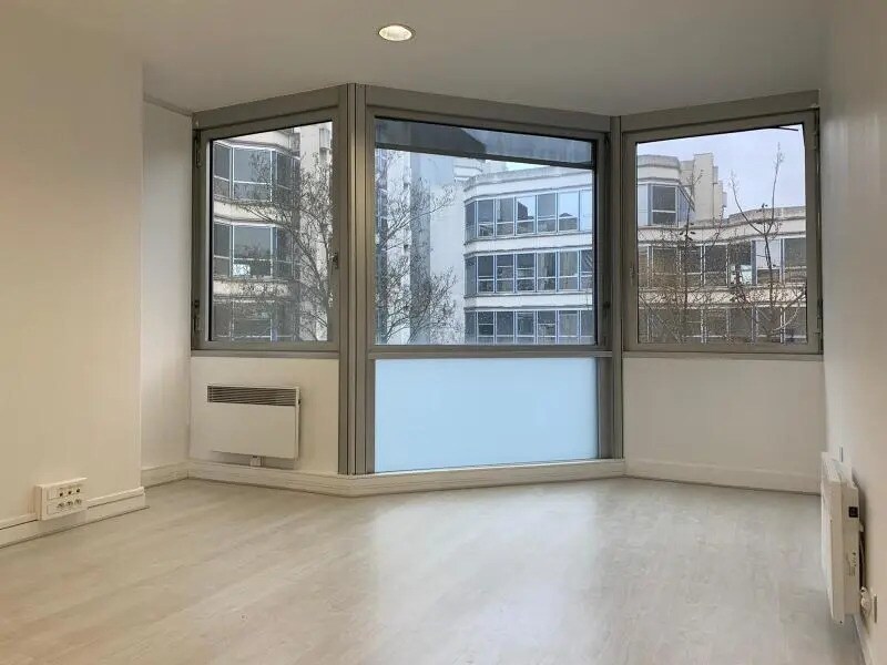 Vente Bureaux 67 m² - Photo 1
