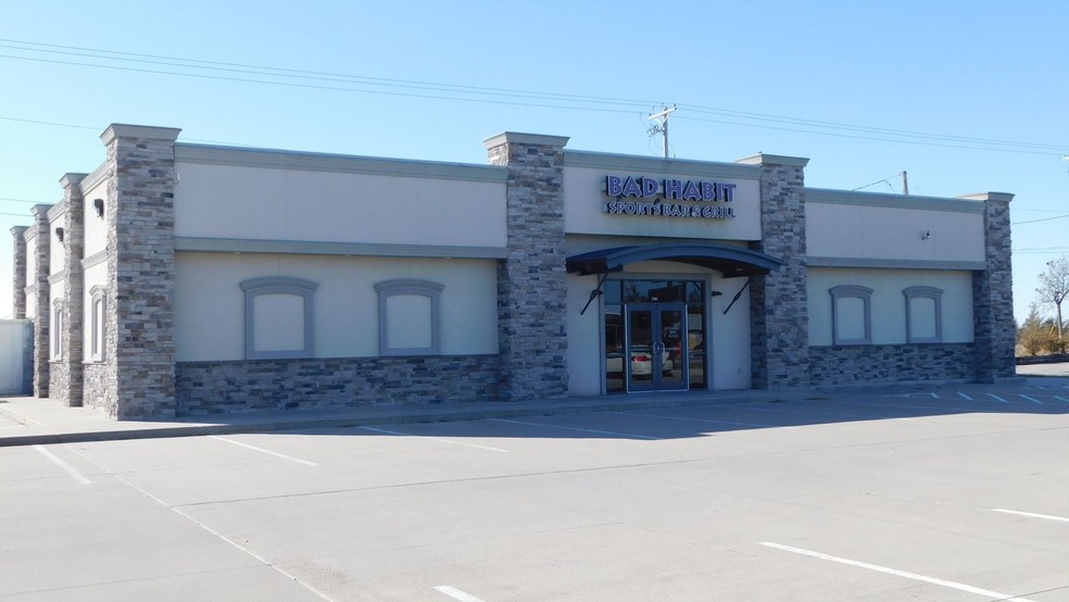 2303 W Wyatt Earp Blvd, Dodge City, KS for sale - Building Photo - Image 1 of 1