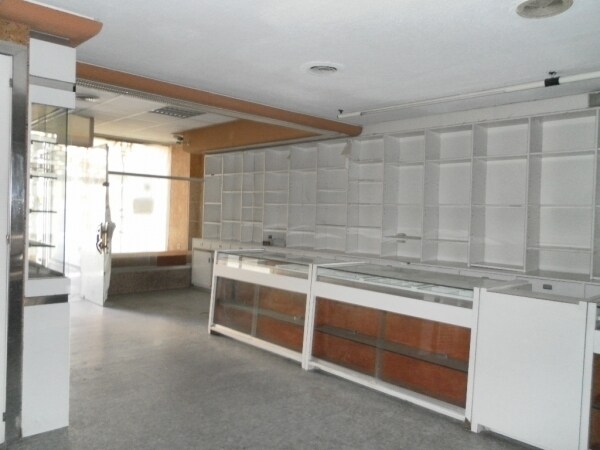 Retail in Córdoba, Córdoba to rent Interior Photo- Image 1 of 7