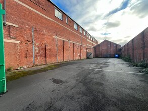 373 Trafford Park Rd, Manchester to rent Building Photo- Image 2 of 7