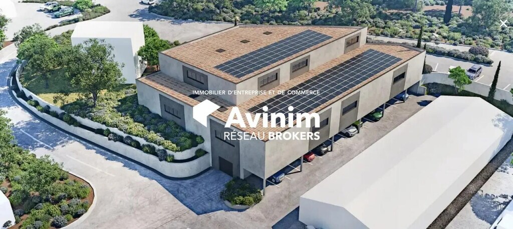 Vente Commerce 990 m² - Photo 1