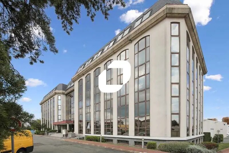 Office in Vitry-sur-Seine to rent Primary Photo- Image 1 of 22