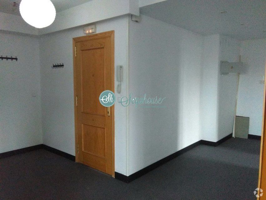 Office in La Lastrilla, Segovia to rent Interior Photo- Image 1 of 4
