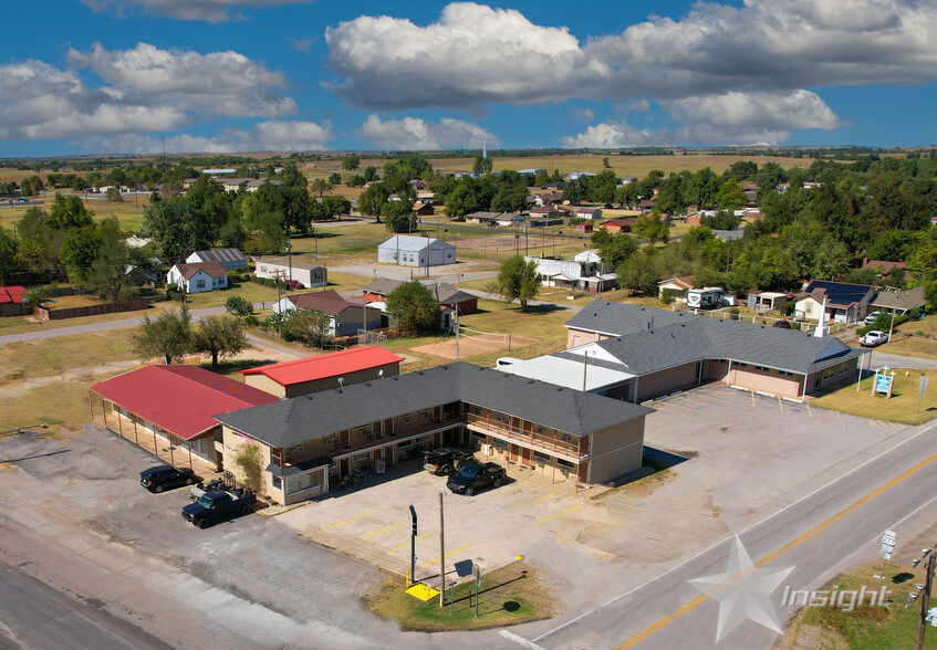 218 Missouri St, Cyril, OK for sale - Primary Photo - Image 1 of 9