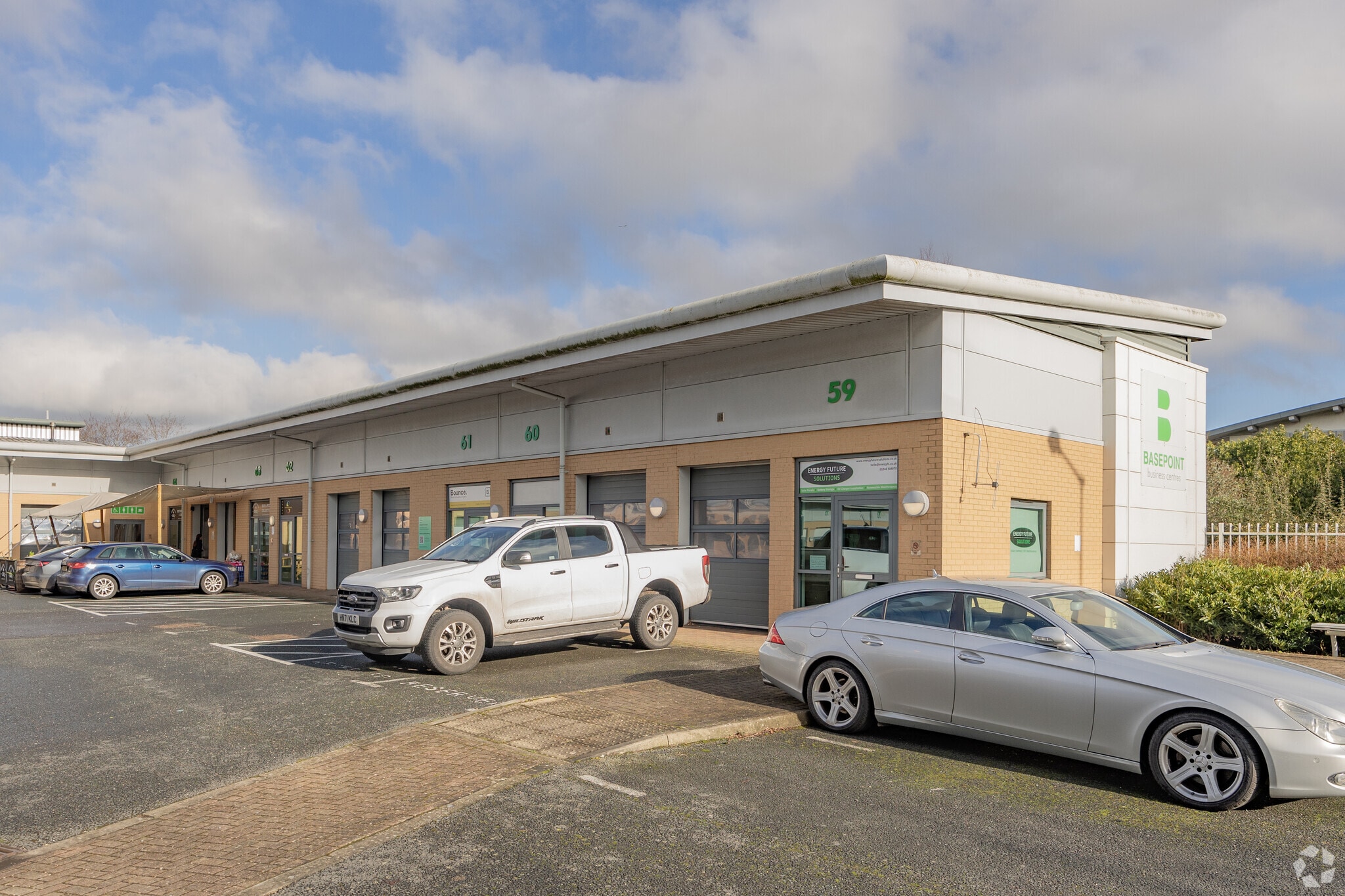 59-75 Oakfield Clos, Tewkesbury to rent Primary Photo- Image 1 of 9