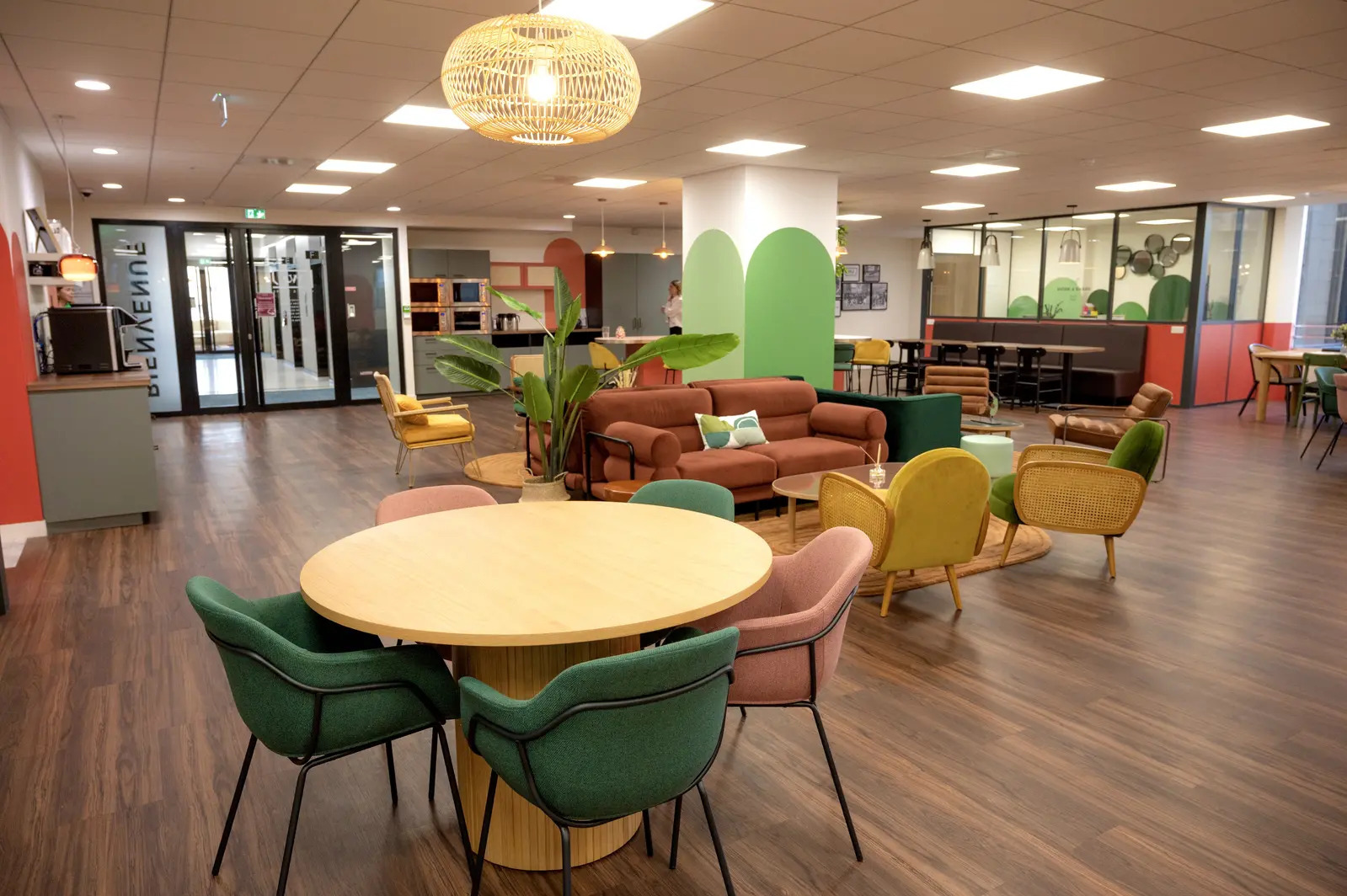 100 Terrasse Boieldieu, Puteaux to rent Building Photo- Image 1 of 44