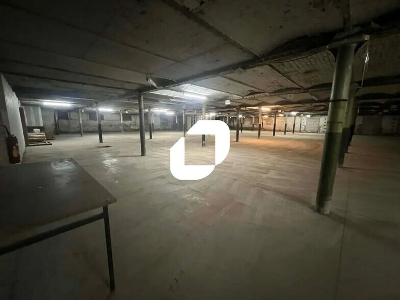 Light Industrial in Roubaix to rent - Building Photo - Image 3 of 29