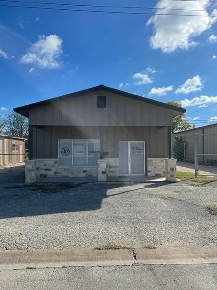 1216 Water St, Kerrville, TX for sale - Building Photo - Image 1 of 1