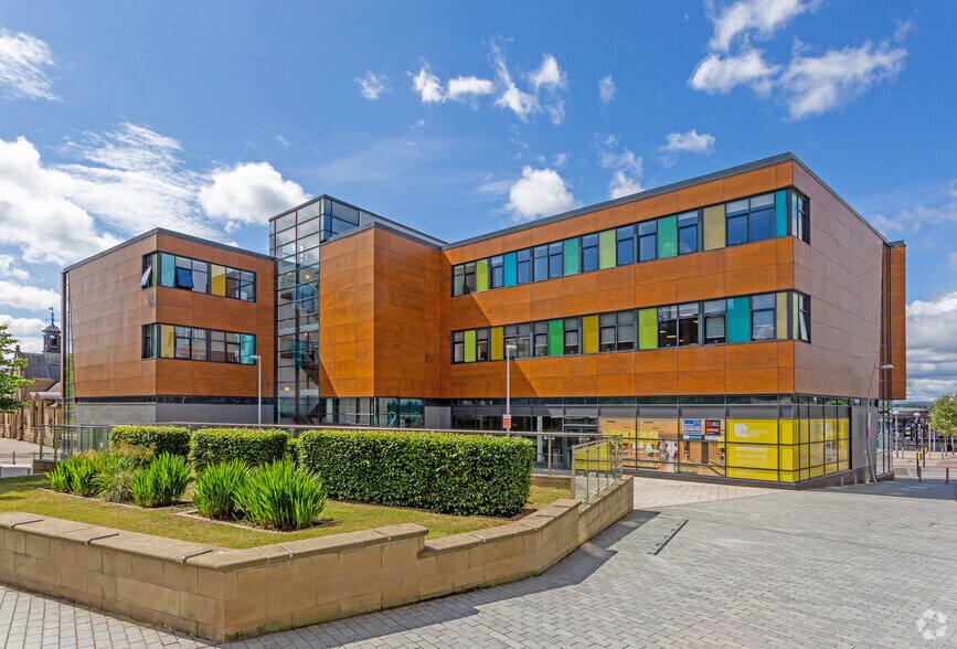 2 Burgage Sq, Wakefield for sale - Building Photo - Image 1 of 1