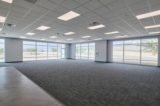 Gateway Blvd W, El Paso, TX to rent Building Photo- Image 1 of 4