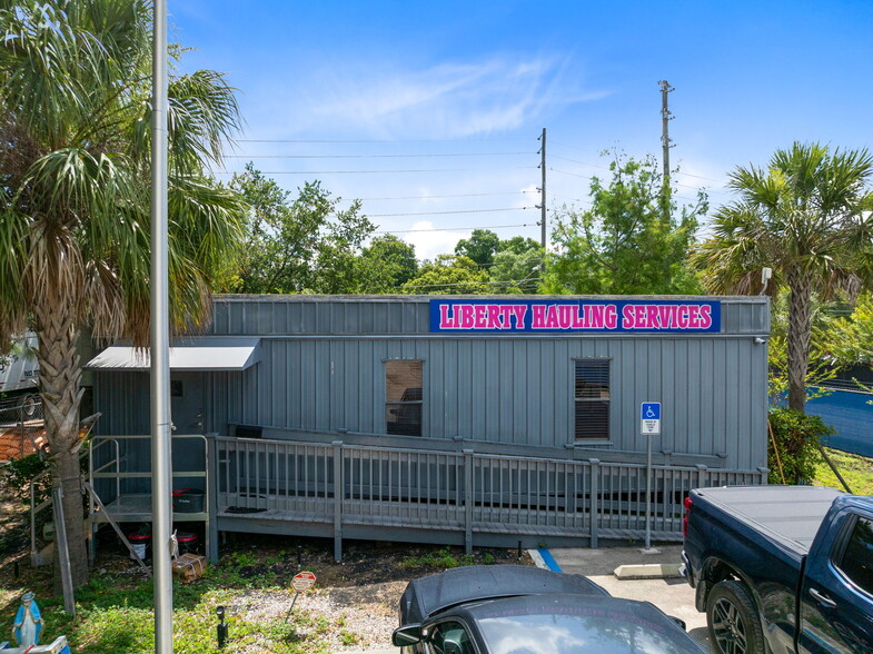 2585 Jmt Industrial Dr, Apopka, FL for sale - Building Photo - Image 2 of 15