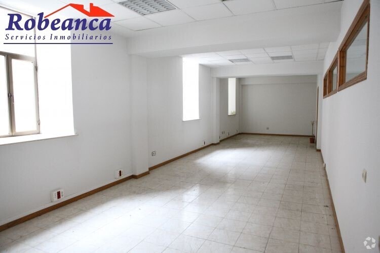 Office in Ávila, Ávila to rent Interior Photo- Image 1 of 20