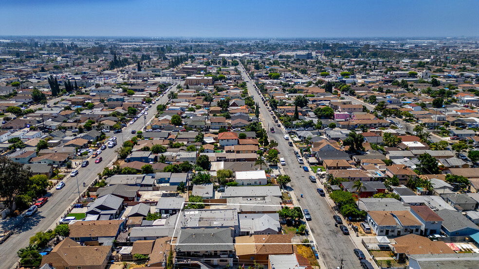 932 Fraser Ave, Los Angeles, CA for rent - Building Photo - Image 2 of 94