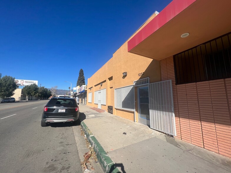 1233-1235 N E St, San Bernardino, CA for rent - Building Photo - Image 1 of 19