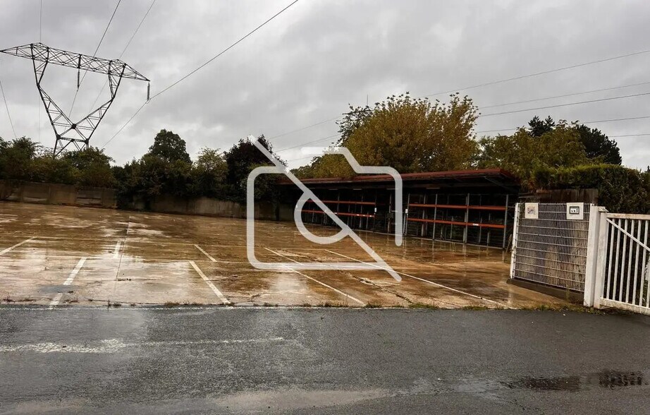 Industrial in Vitry-sur-Seine to rent - Building Photo - Image 3 of 11