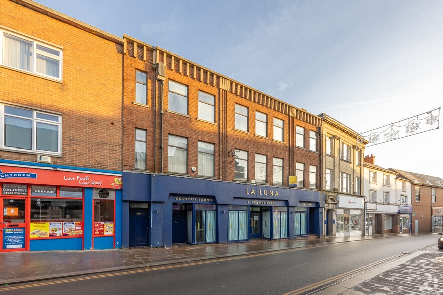 24 Silver St, Wellingborough to rent - Building Photo - Image 2 of 2